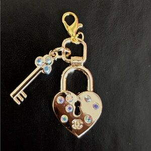 CC Gold 💛 Padlock & Key Charm, Iridescent Crystals Gold Tone Necklace Retail$105